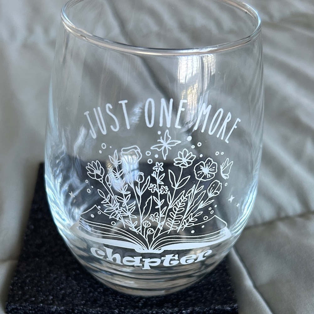 Charming Floral Stemless Wine Glass